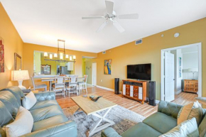 Naples Resort Townhome with Screened Patio!